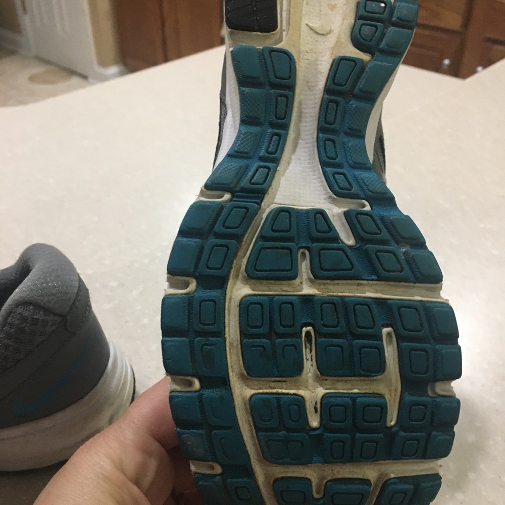 Nike - Picture 2 of 3